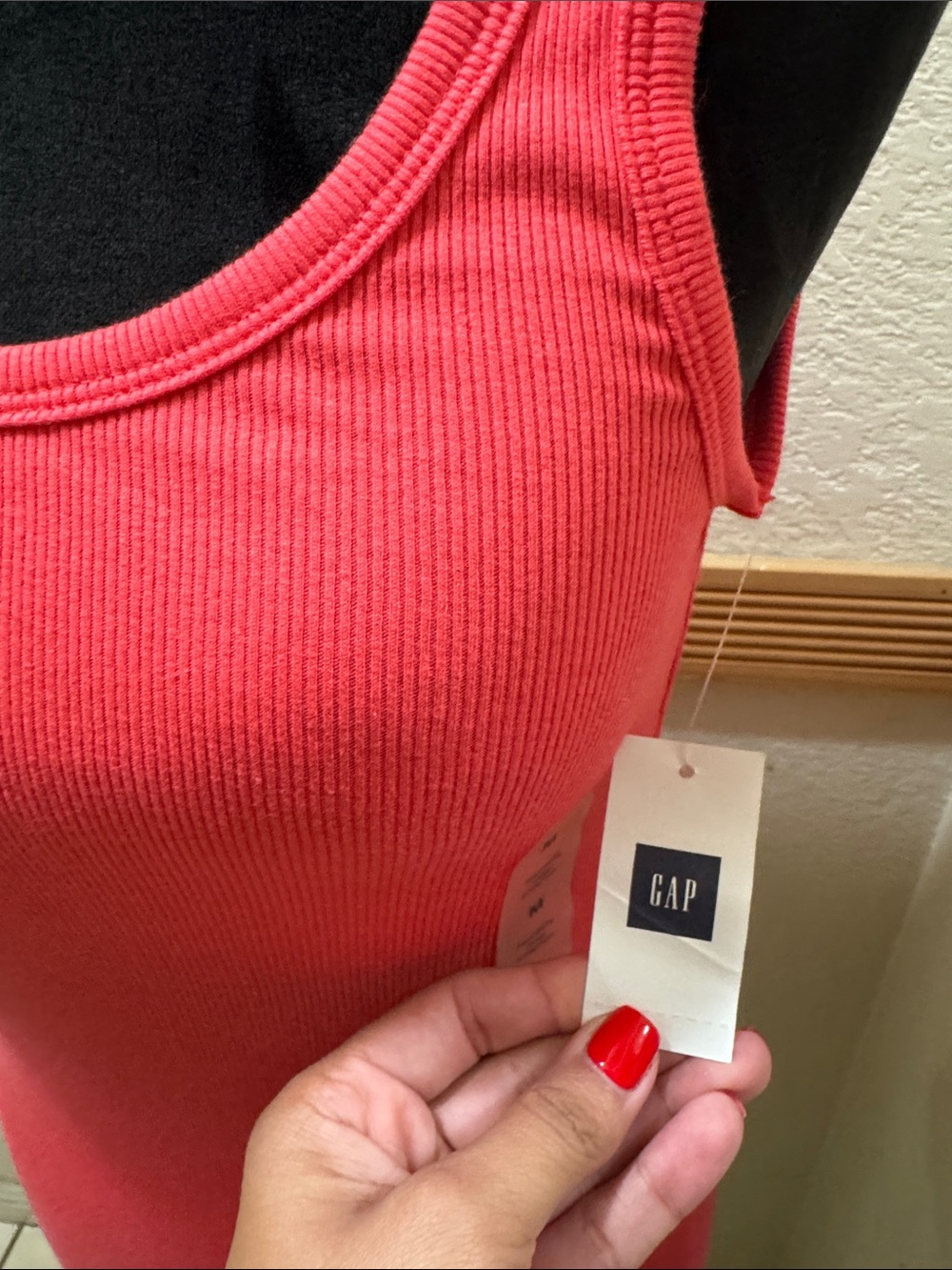 Liz Claiborne white floral sleeveless button down blouse & Gap Coral medium tank - Picture 7 of 13